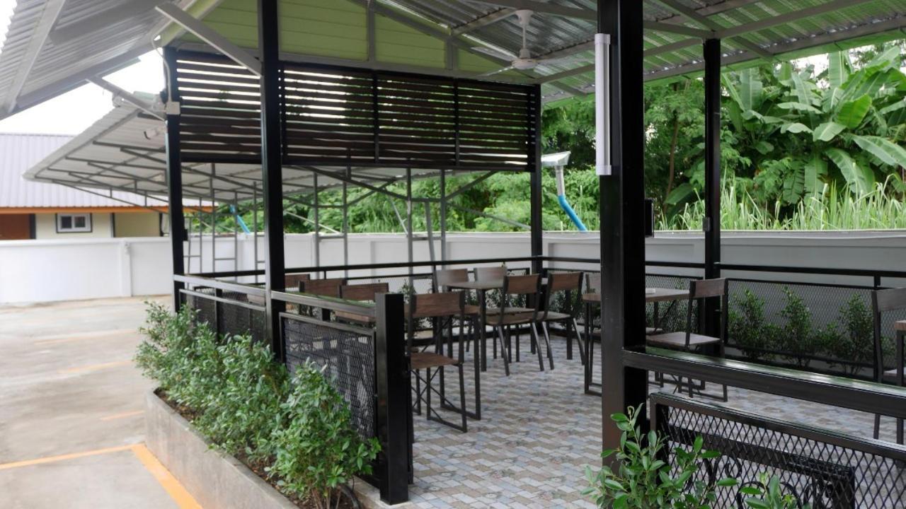 Hotel Sangthong Building Landkreis Landkreis Mae Chaem Exterior foto