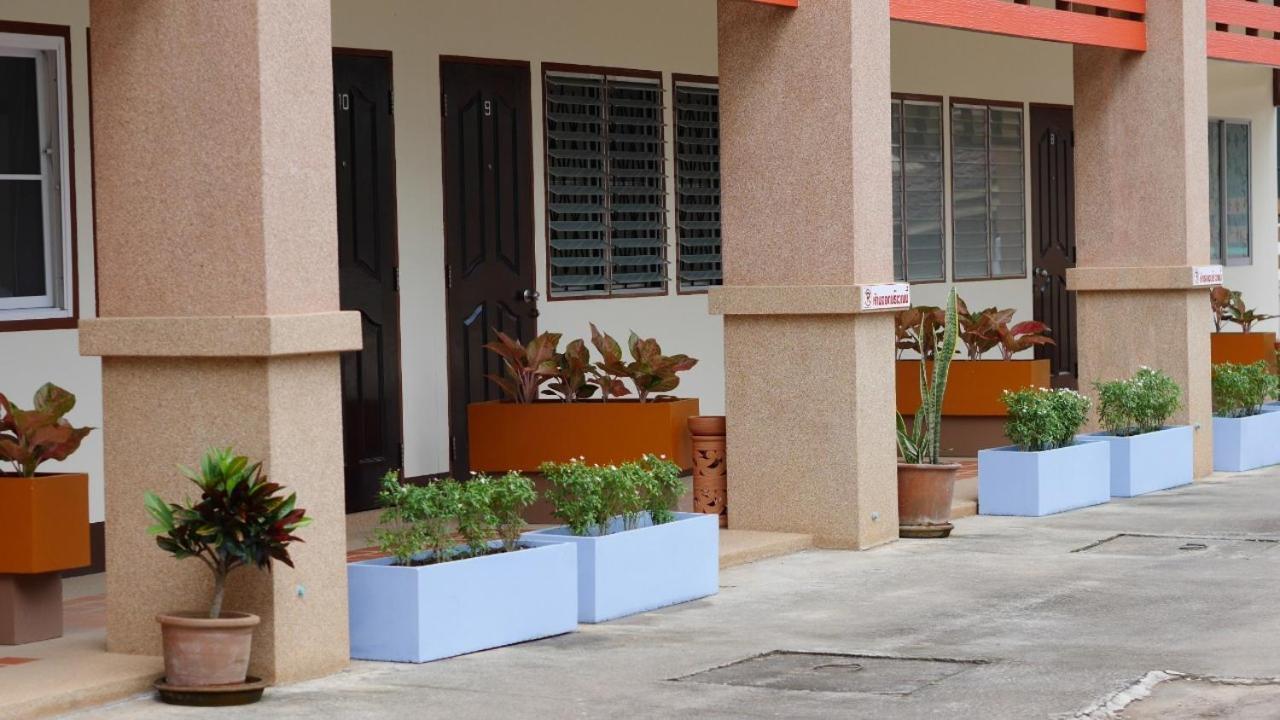 Hotel Sangthong Building Landkreis Landkreis Mae Chaem Exterior foto